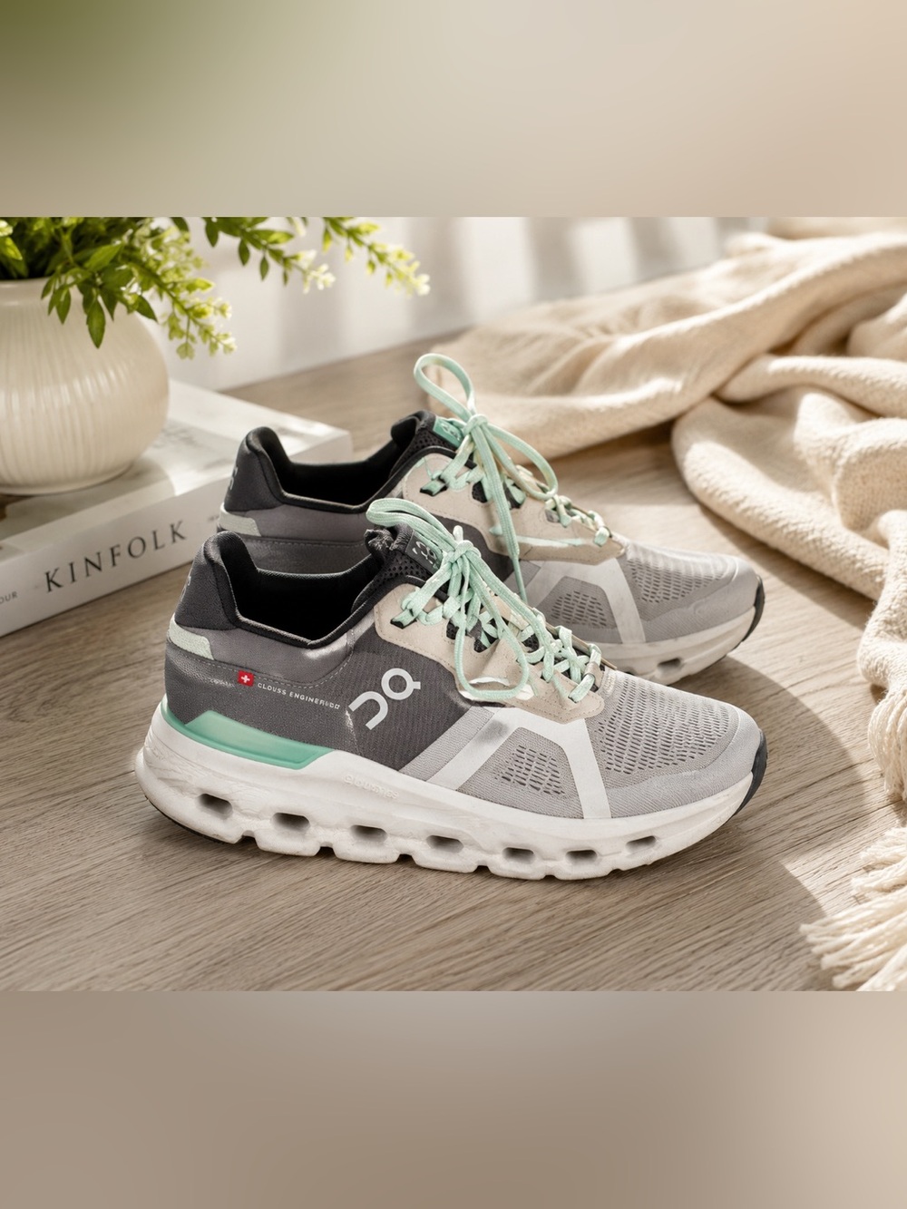 On Cloudnova Running Shoes | Men’s EU 40.5 | US7.5 Swiss Engineering